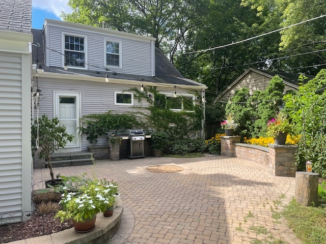 630 McKinley Avenue, Libertyville, IL 60048