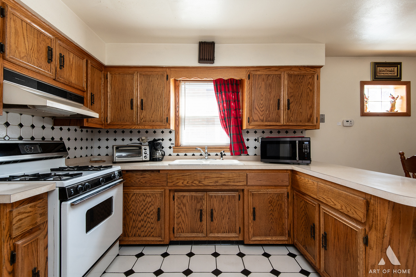 6857 W 63rd Place, Chicago, IL 60638