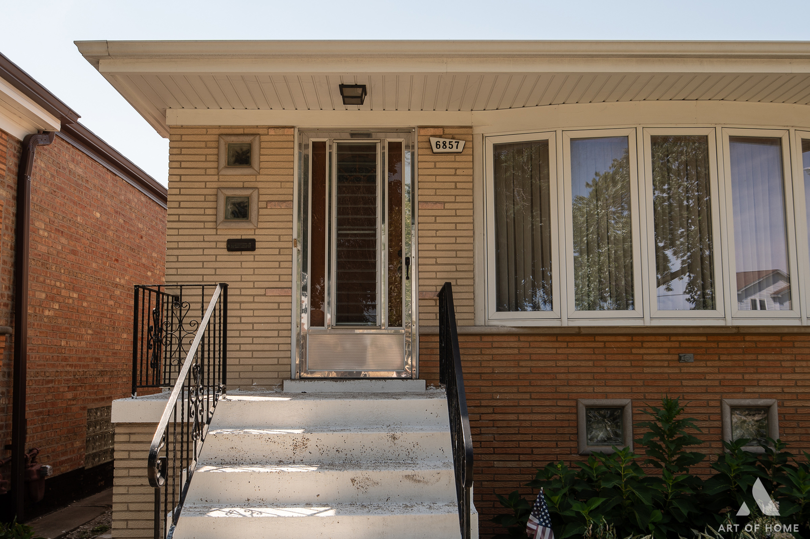 6857 W 63rd Place, Chicago, IL 60638
