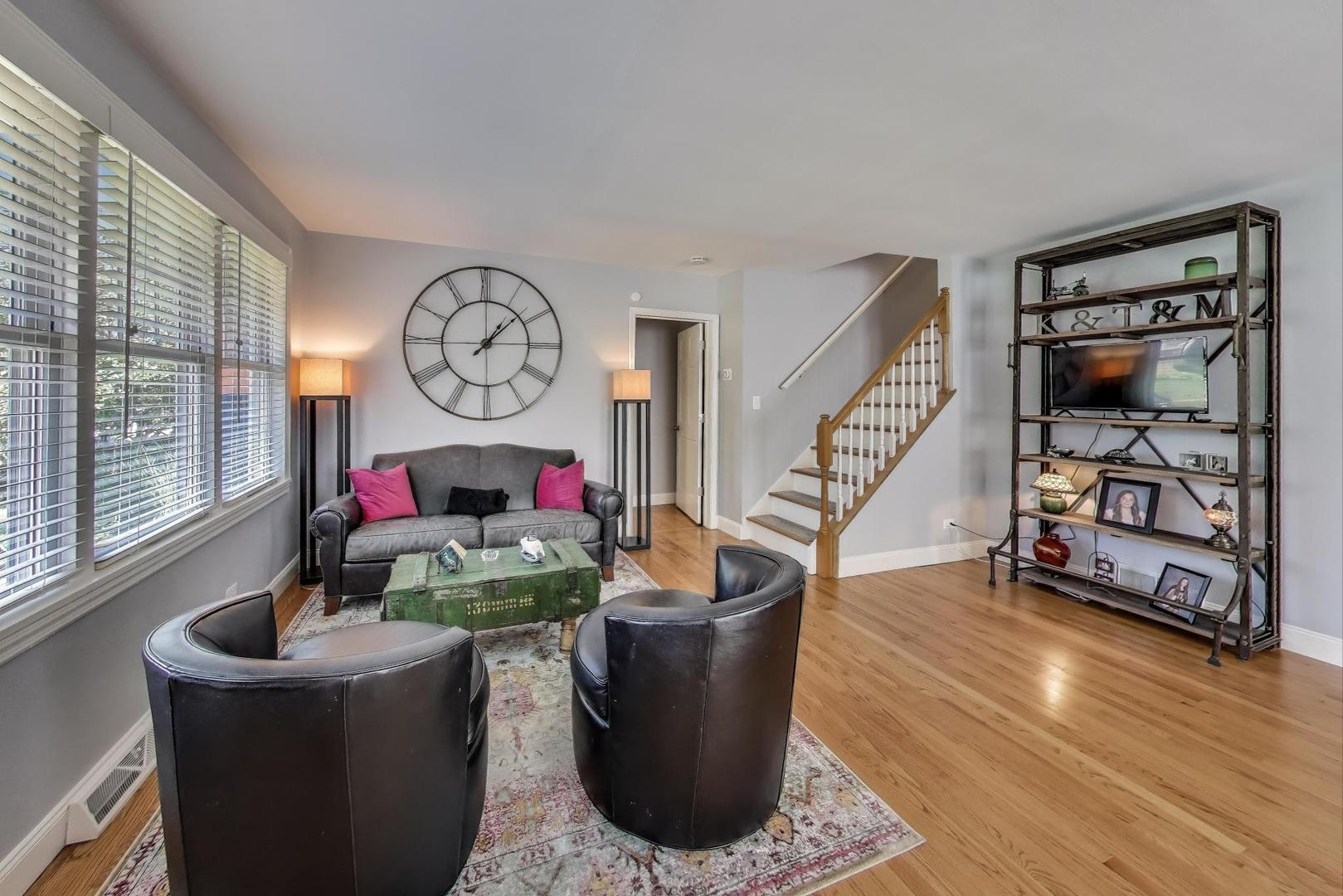 310 Carter Street, Libertyville, IL 60048