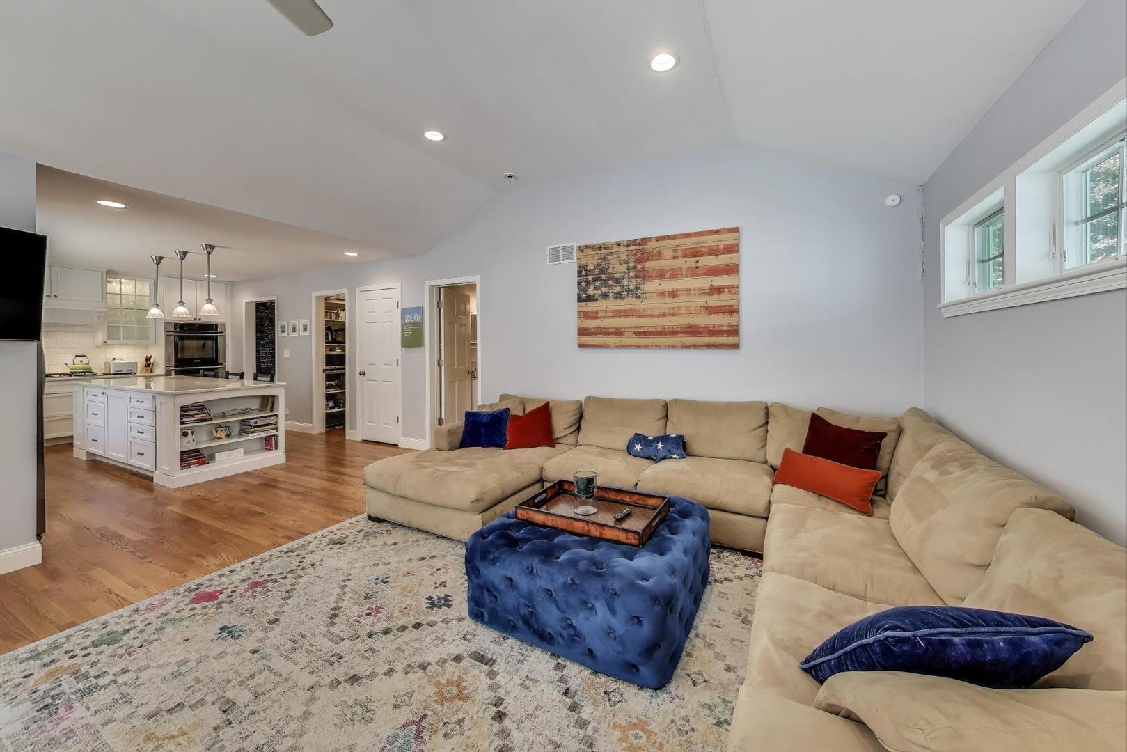 310 Carter Street, Libertyville, IL 60048