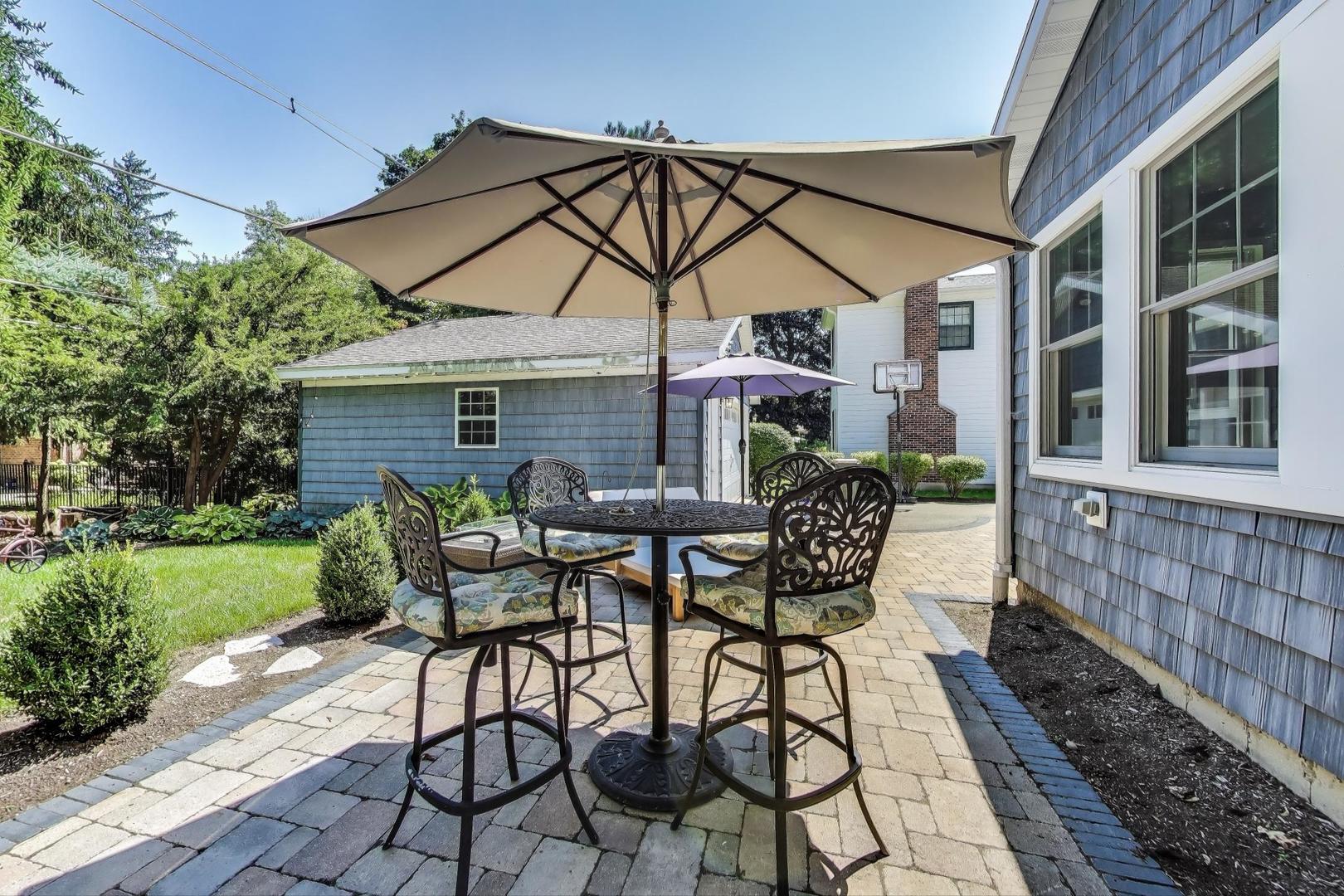 310 Carter Street, Libertyville, IL 60048