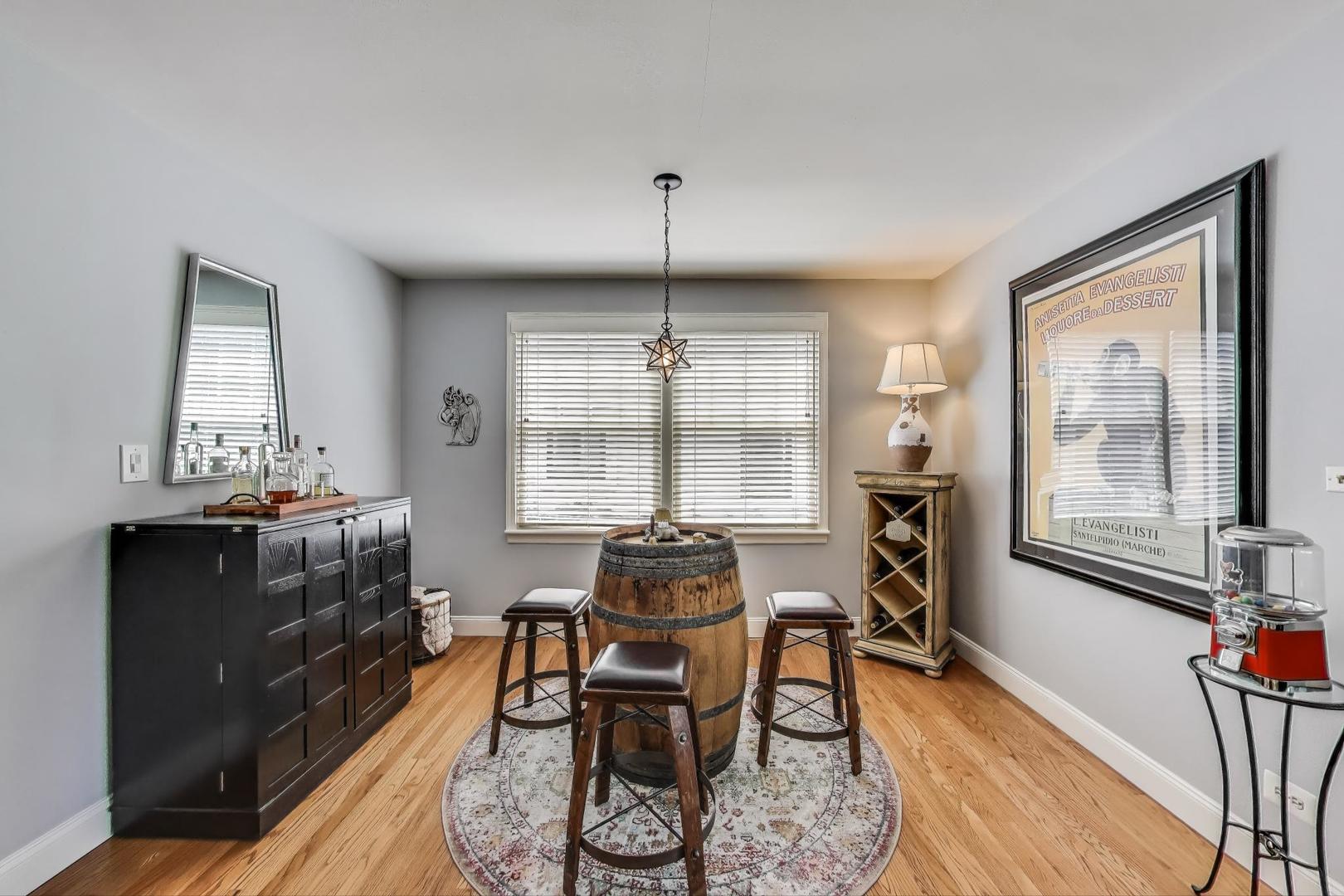 310 Carter Street, Libertyville, IL 60048