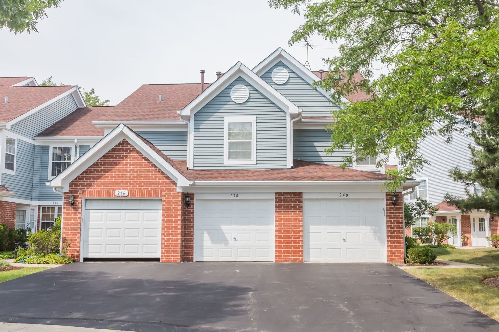 238 MANSFIELD Way, Roselle, IL 60172