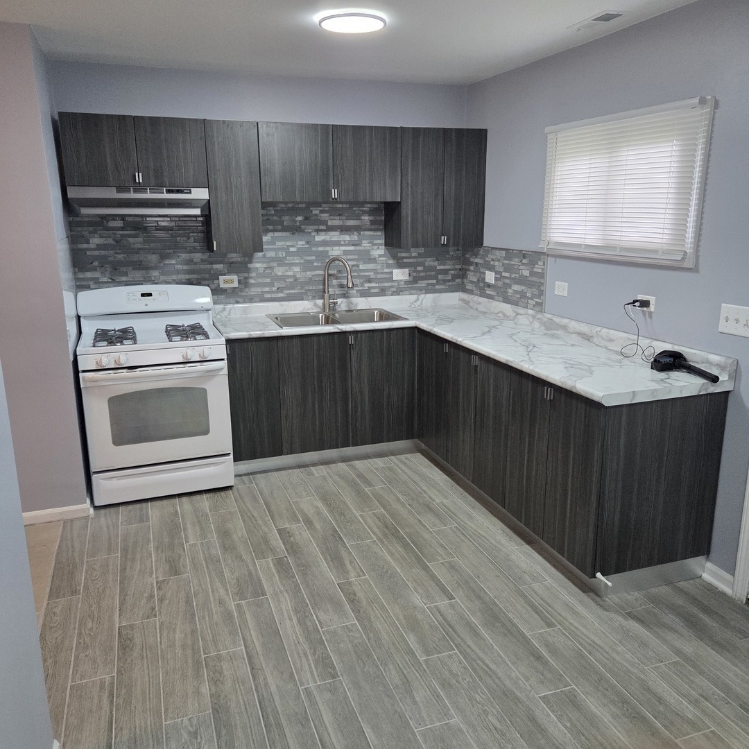 15113 Lincoln Avenue, Harvey, IL 60426