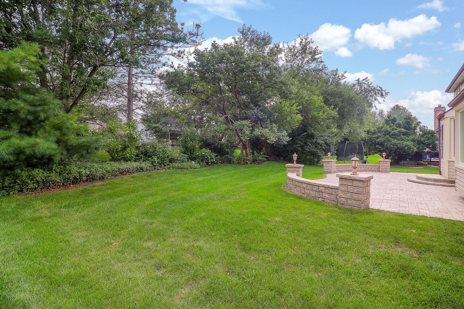 1736 Mundelein Road, Naperville, IL 60540