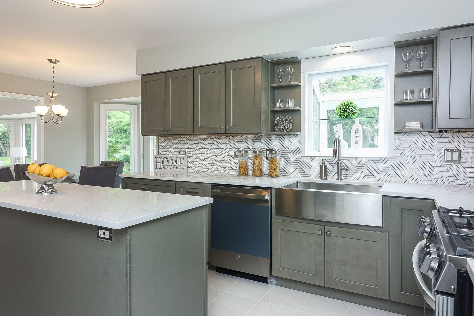 1736 Mundelein Road, Naperville, IL 60540
