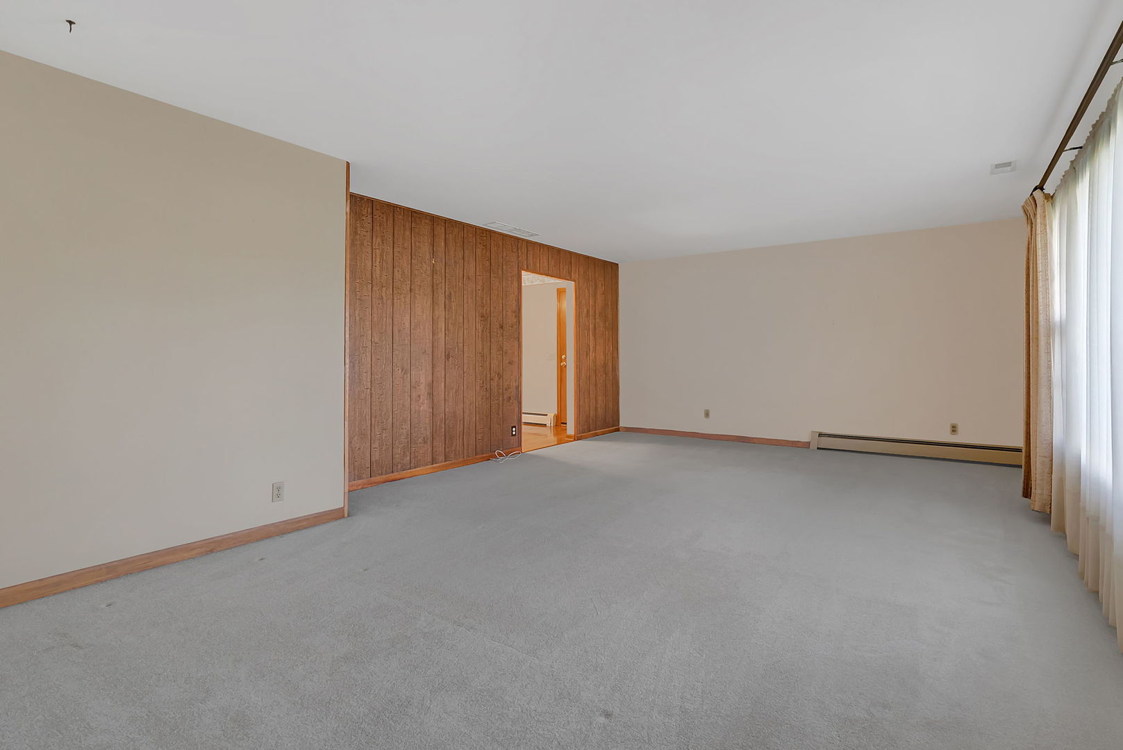 19 Willow Lane, Bristol, IL 60512