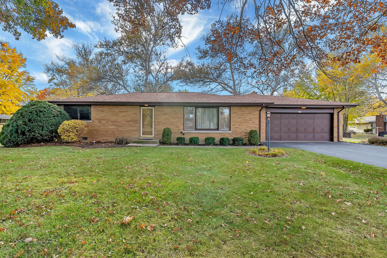 19 Willow Lane, Bristol, IL 60512