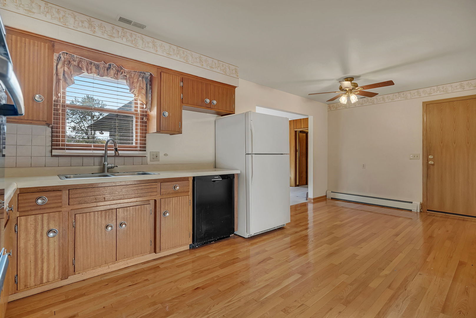 19 Willow Lane, Bristol, IL 60512