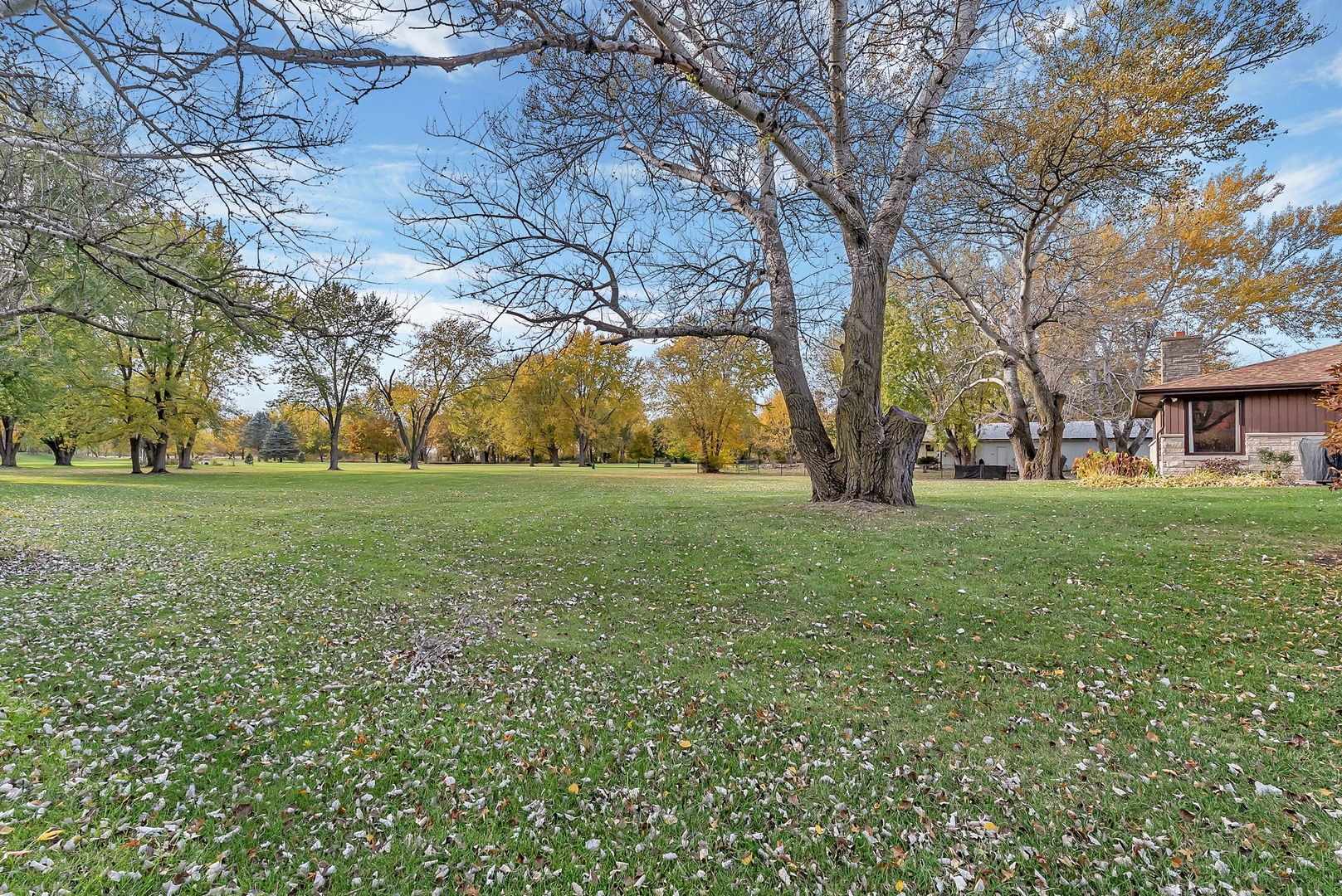 19 Willow Lane, Bristol, IL 60512