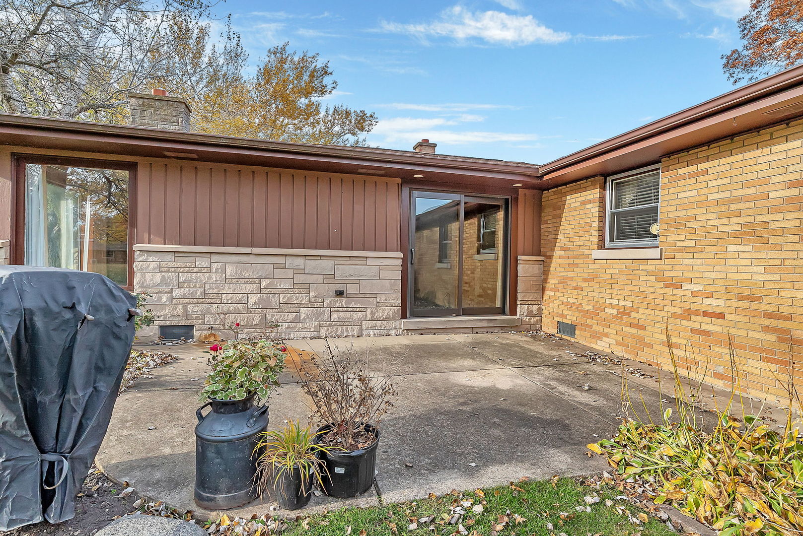 19 Willow Lane, Bristol, IL 60512