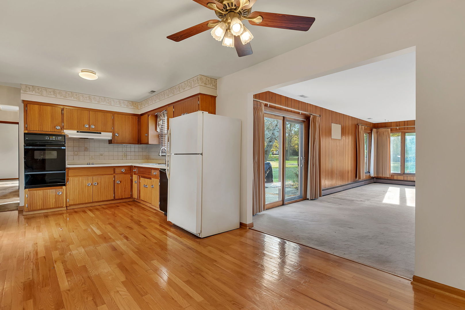 19 Willow Lane, Bristol, IL 60512