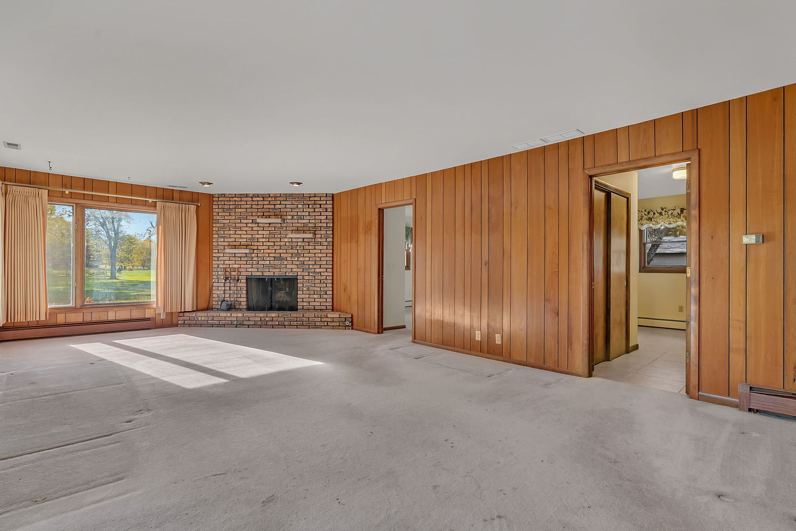 19 Willow Lane, Bristol, IL 60512