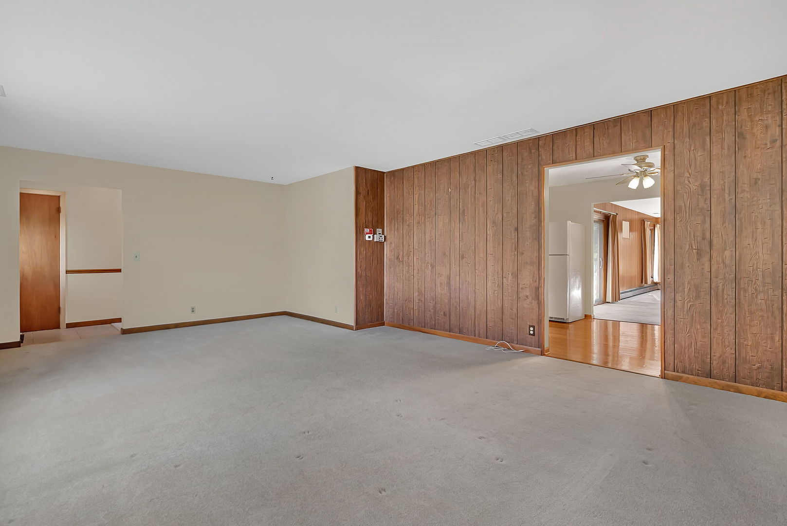 19 Willow Lane, Bristol, IL 60512