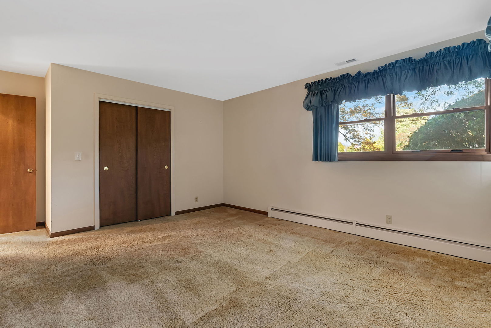 19 Willow Lane, Bristol, IL 60512