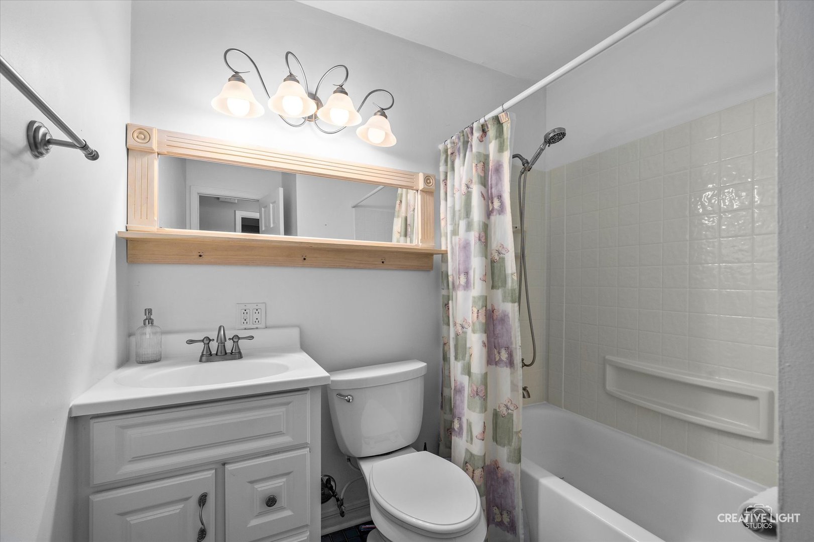 1489 Woodcutter Lane #A, Wheaton, IL 60189