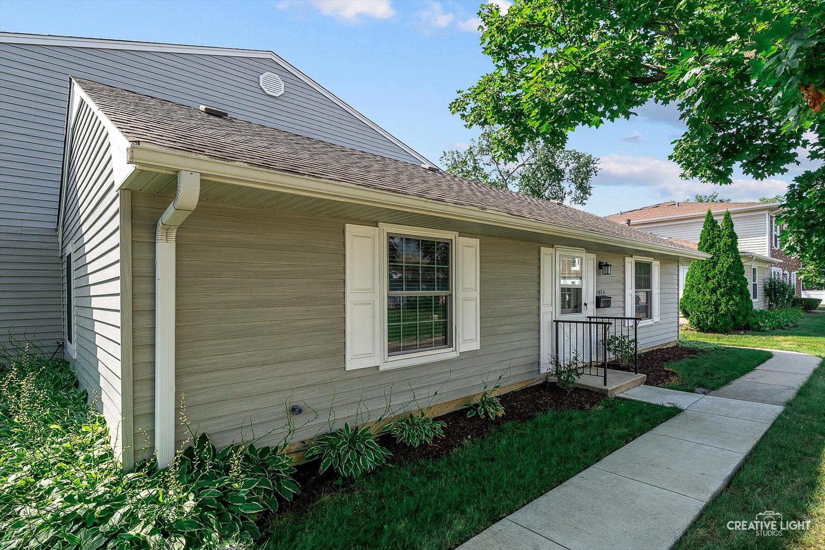 1489 Woodcutter Lane #A, Wheaton, IL 60189
