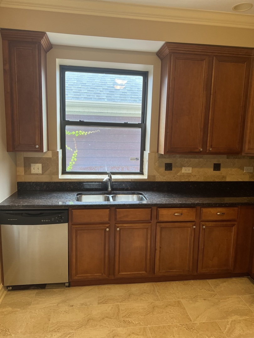 1367 E 64th Street #2, Chicago, IL 60637