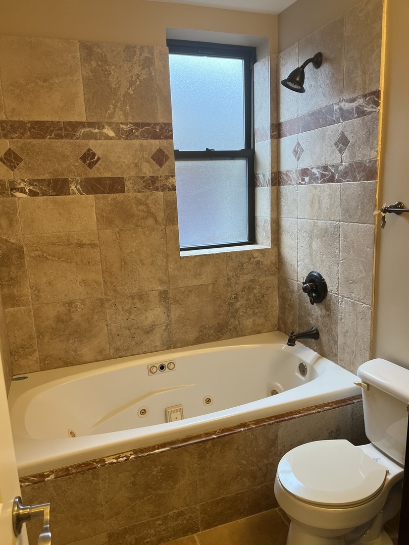 1367 E 64th Street #2, Chicago, IL 60637