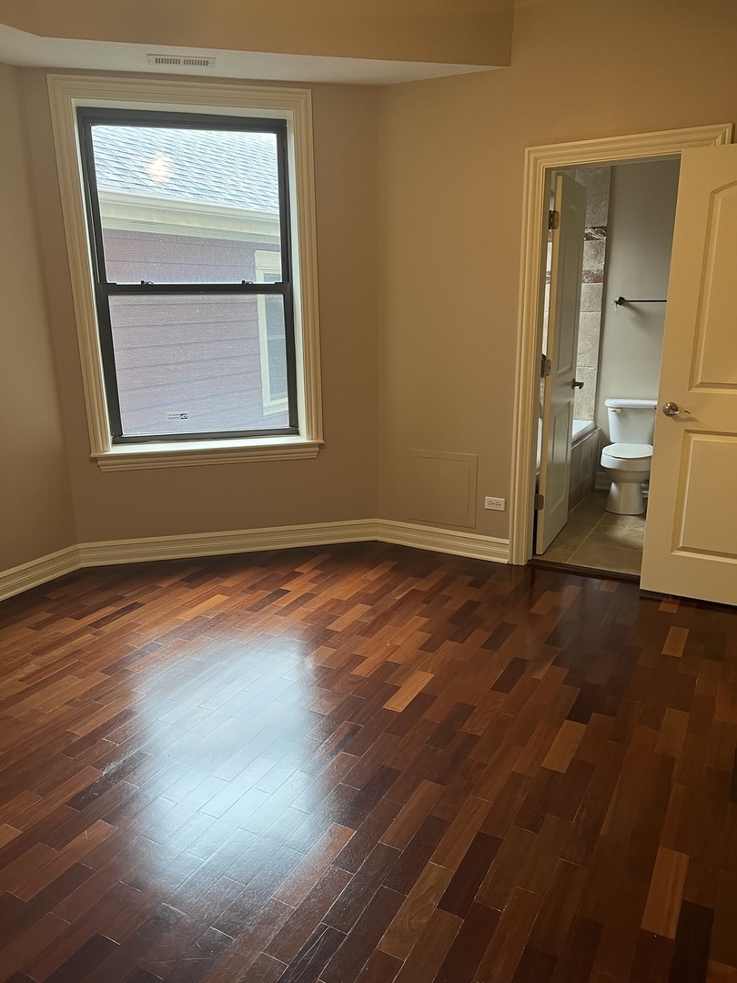 1367 E 64th Street #2, Chicago, IL 60637