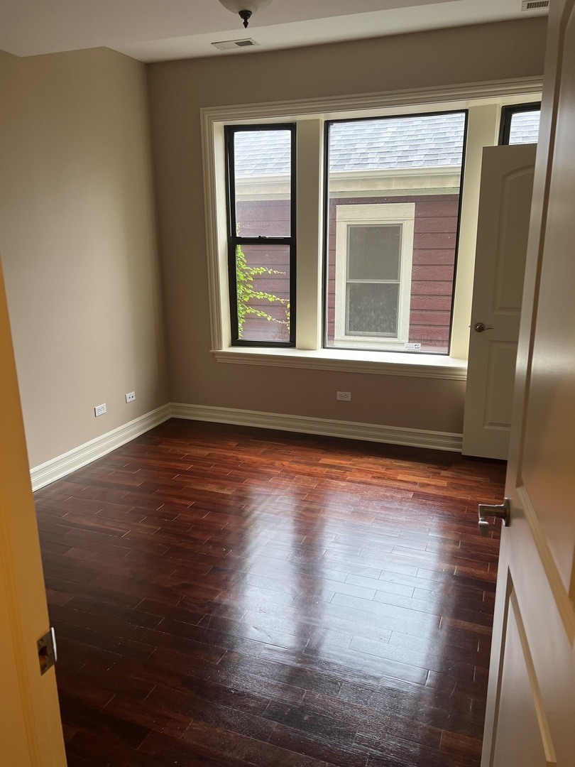 1367 E 64th Street #2, Chicago, IL 60637
