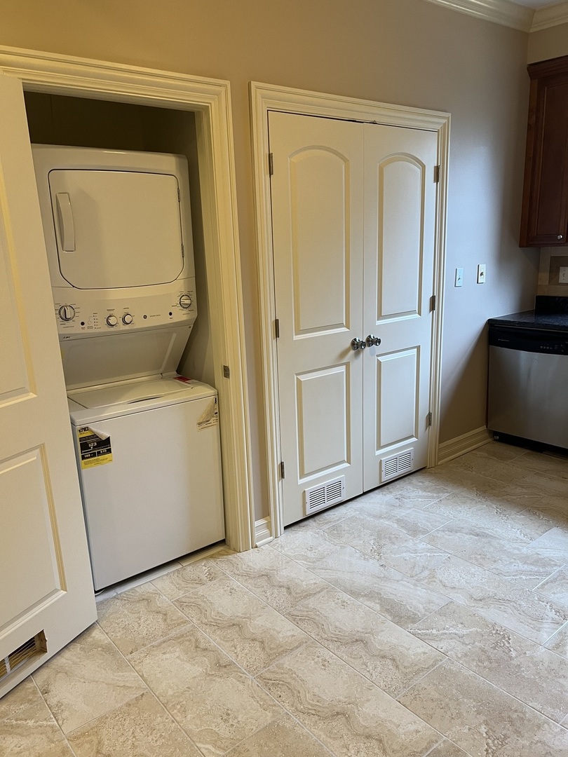 1367 E 64th Street #2, Chicago, IL 60637