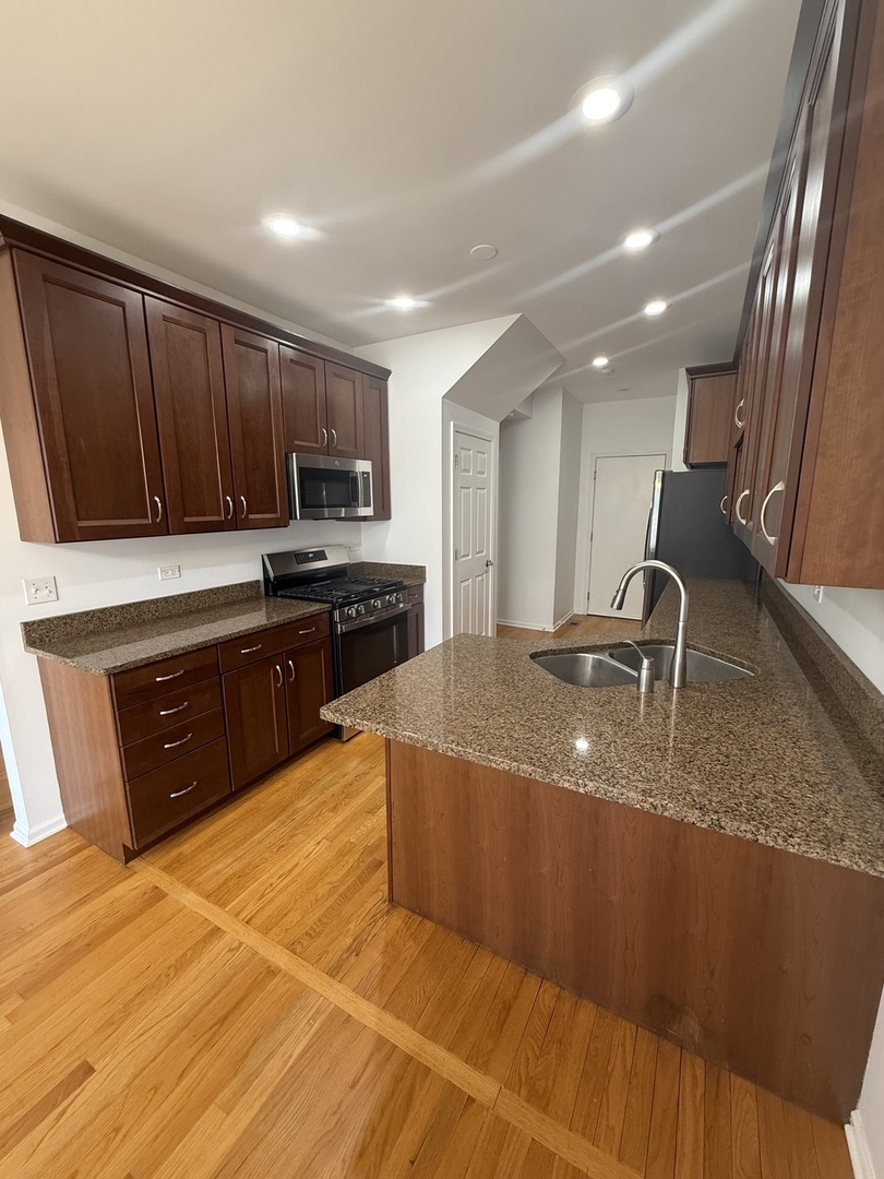 1659 Windward Court, Naperville, IL 60563