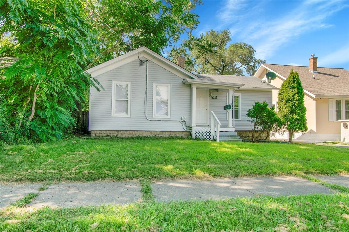 949 4th Avenue, Aurora, IL 60505