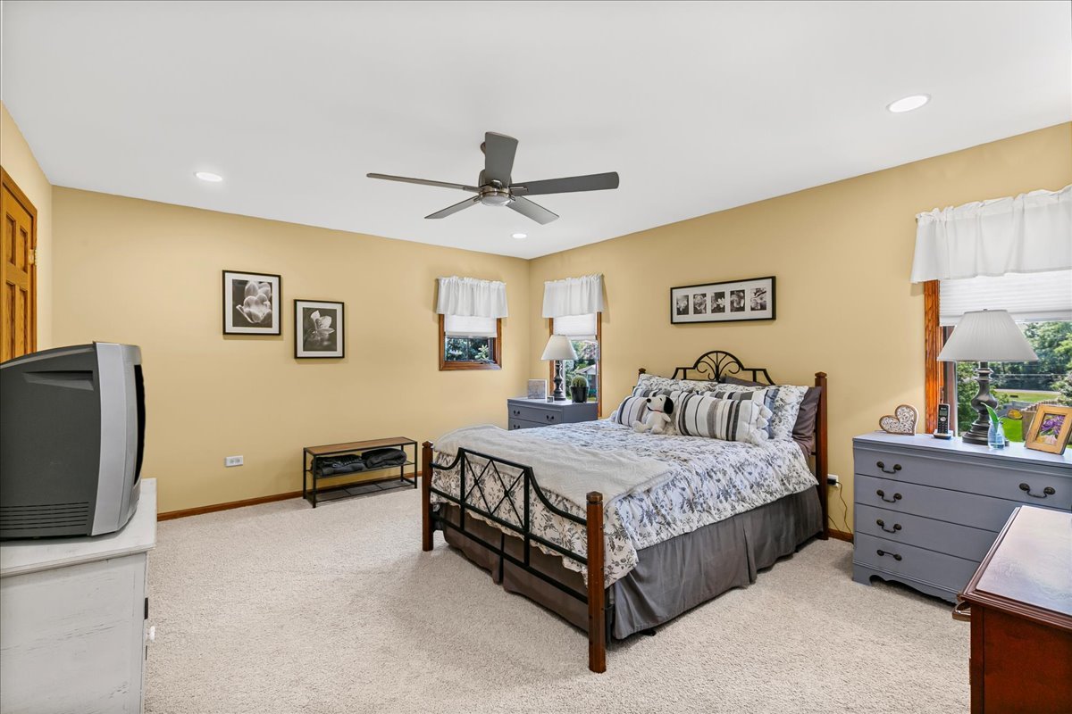 869 O Connell Street, New Lenox, IL 60451