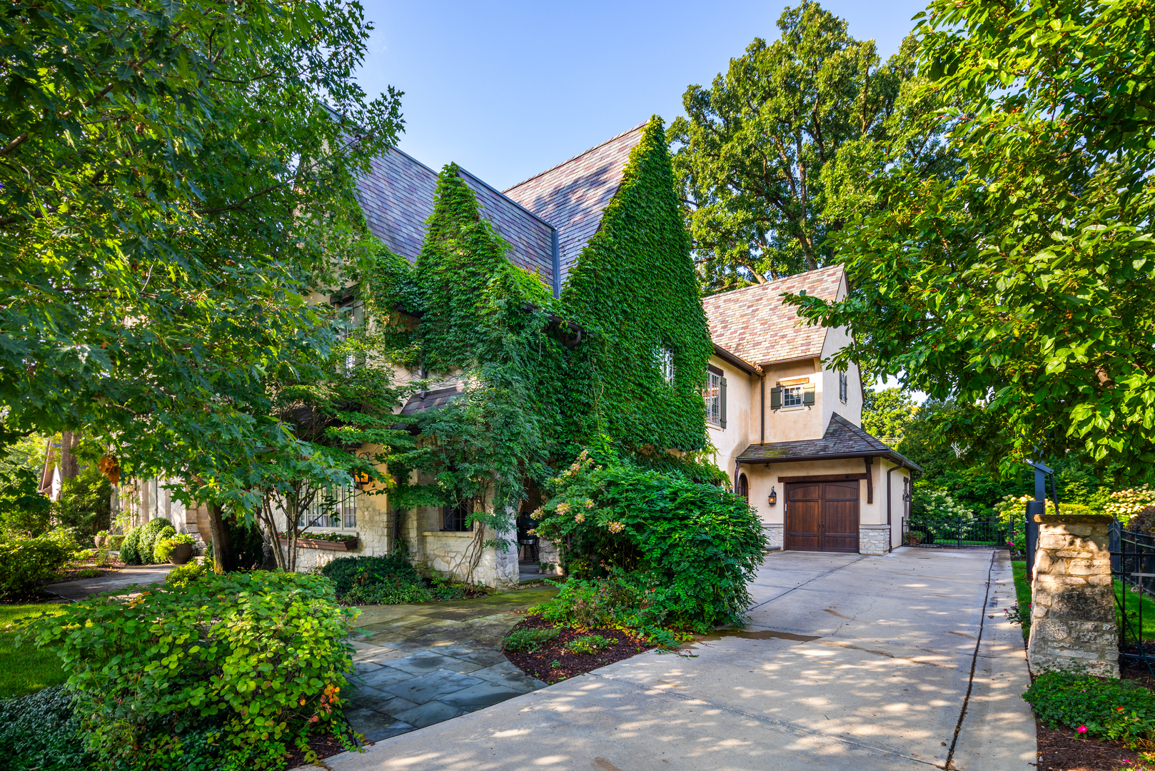 21 Forest Avenue, Naperville, IL 60540