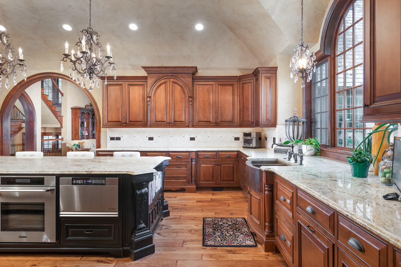 21 Forest Avenue, Naperville, IL 60540