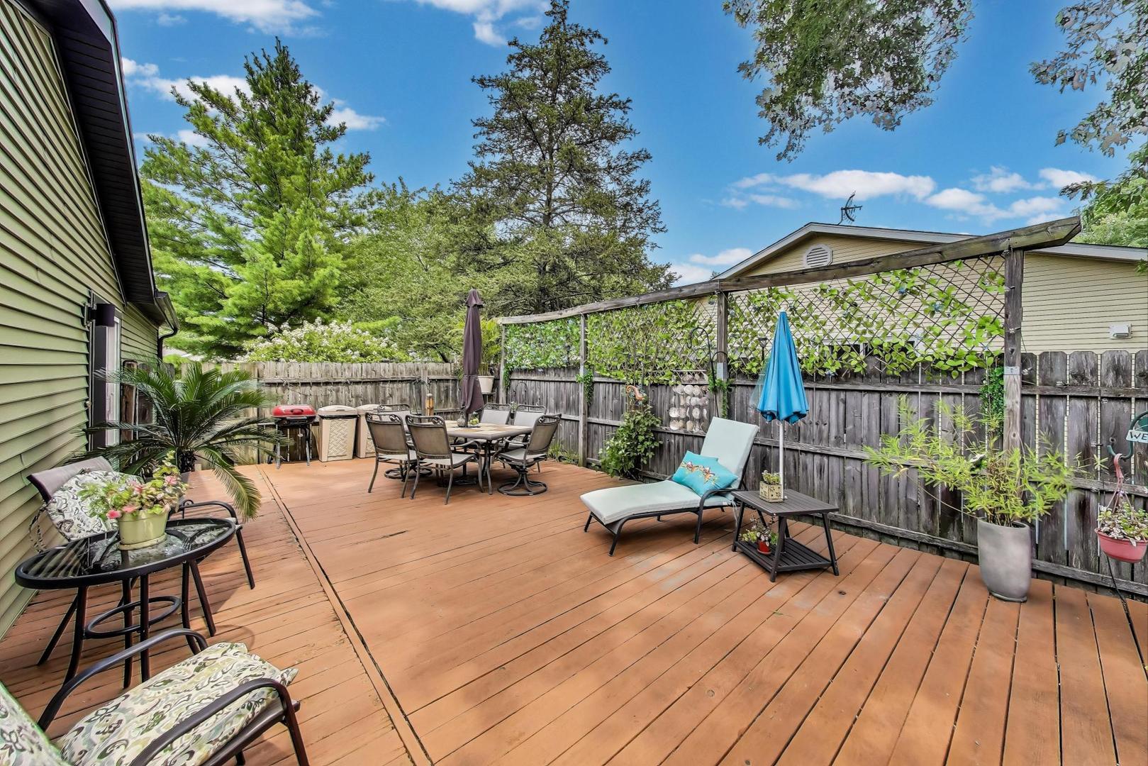 161 E Old Bridge Road, Palatine, IL 60067