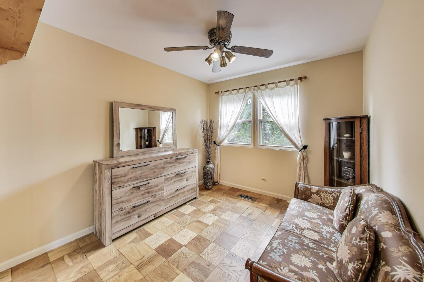 161 E Old Bridge Road, Palatine, IL 60067