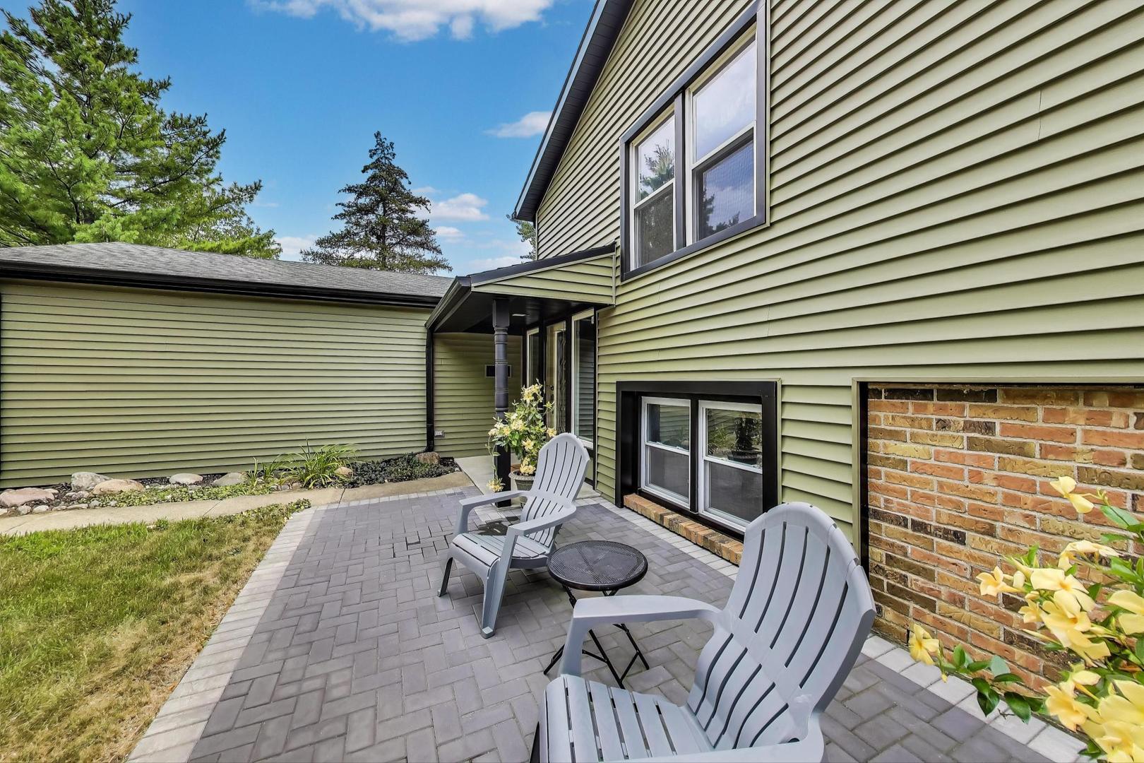 161 E Old Bridge Road, Palatine, IL 60067