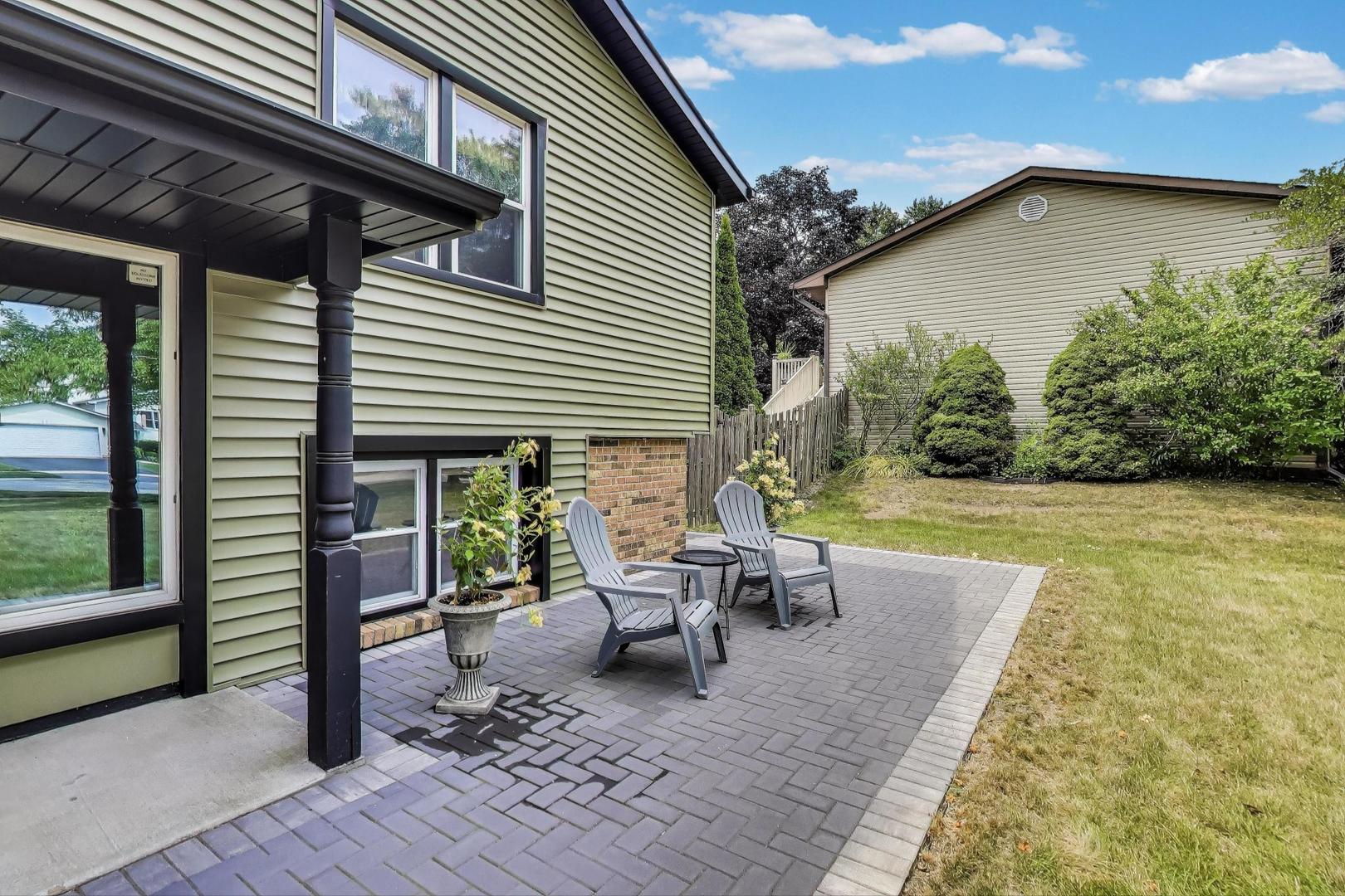 161 E Old Bridge Road, Palatine, IL 60067