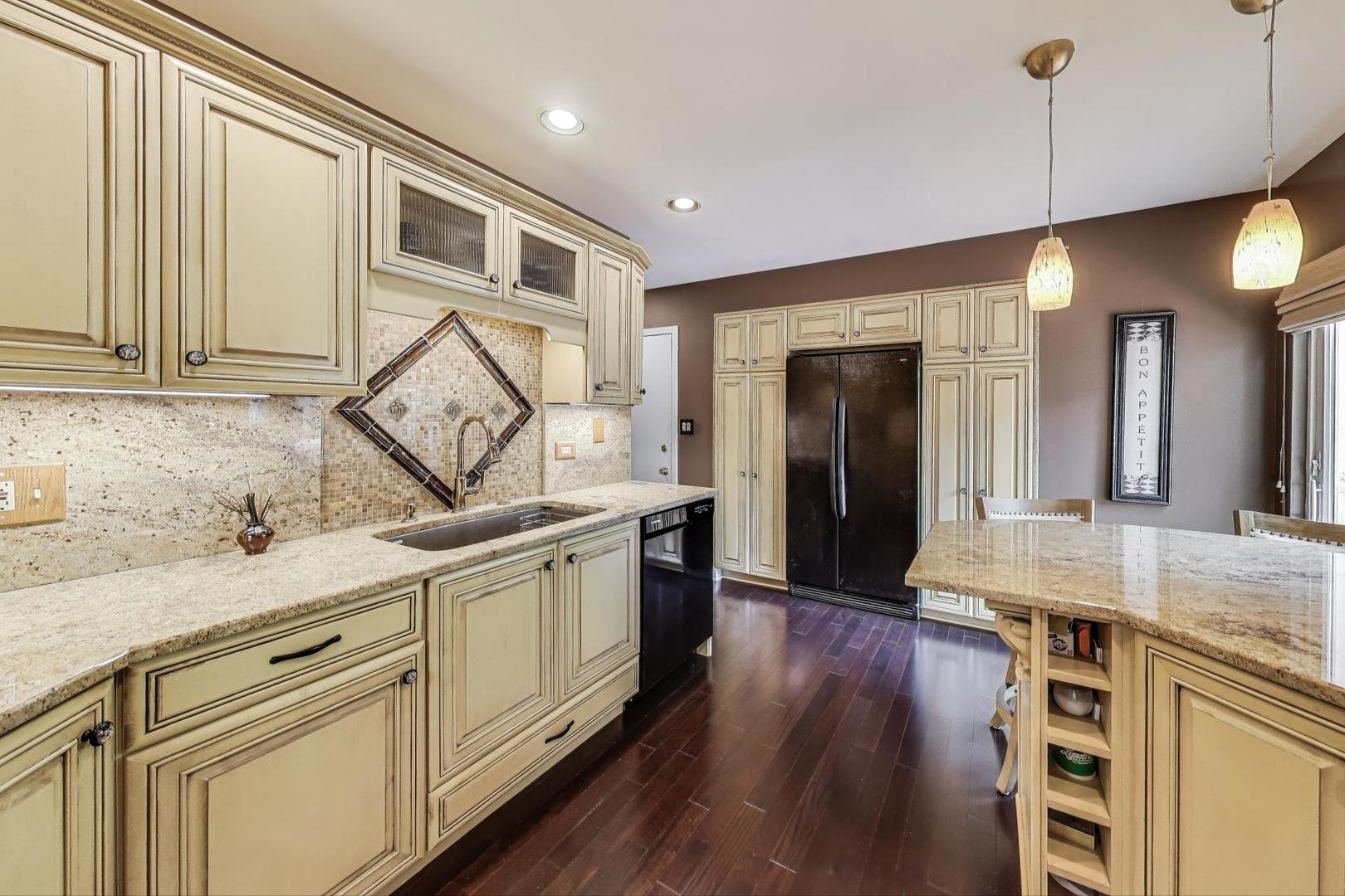 161 E Old Bridge Road, Palatine, IL 60067