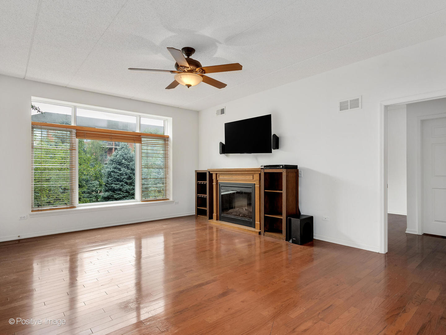855 E 22nd Street #202, Lombard, IL 60148