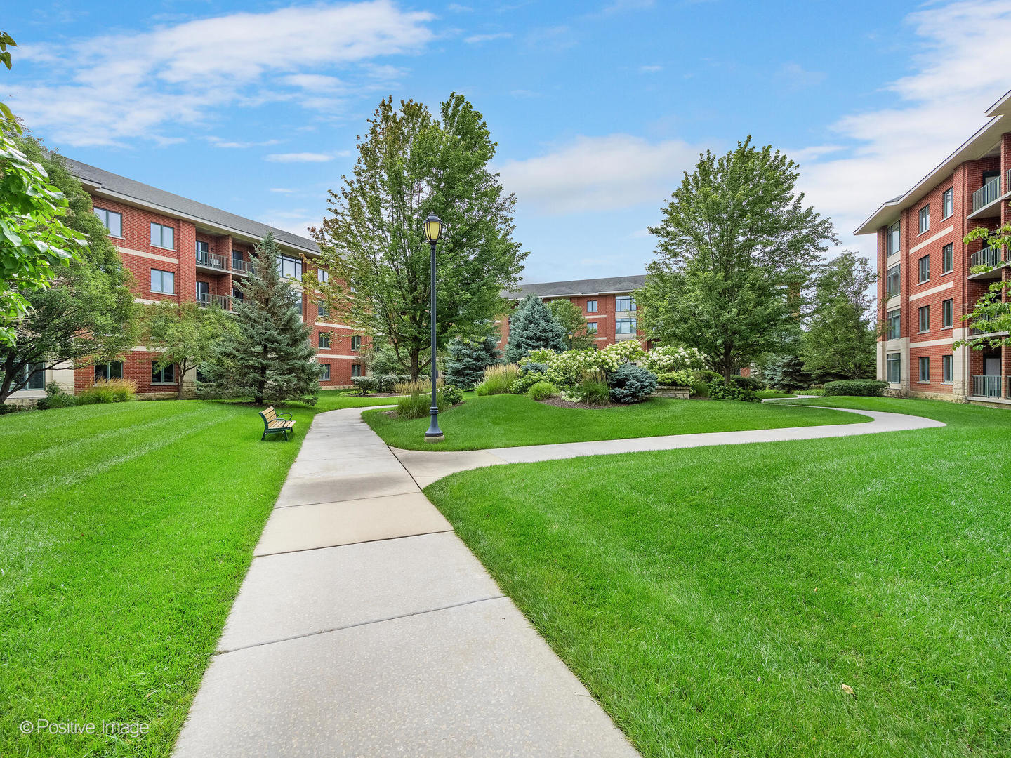 855 E 22nd Street #202, Lombard, IL 60148