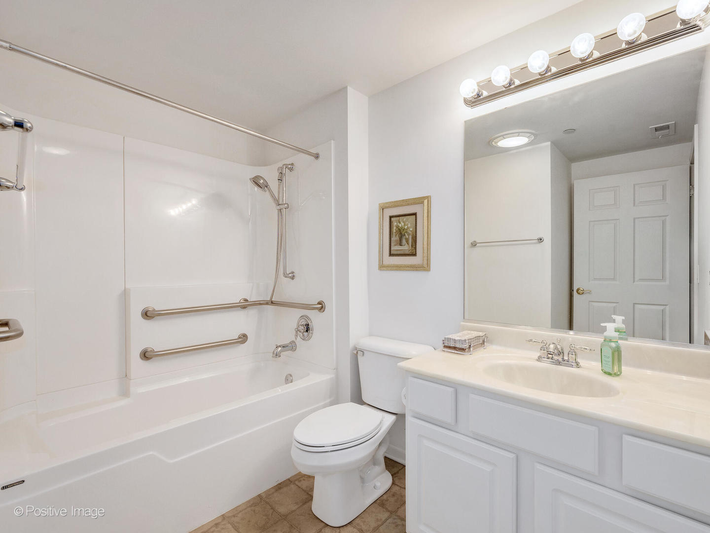 855 E 22nd Street #202, Lombard, IL 60148