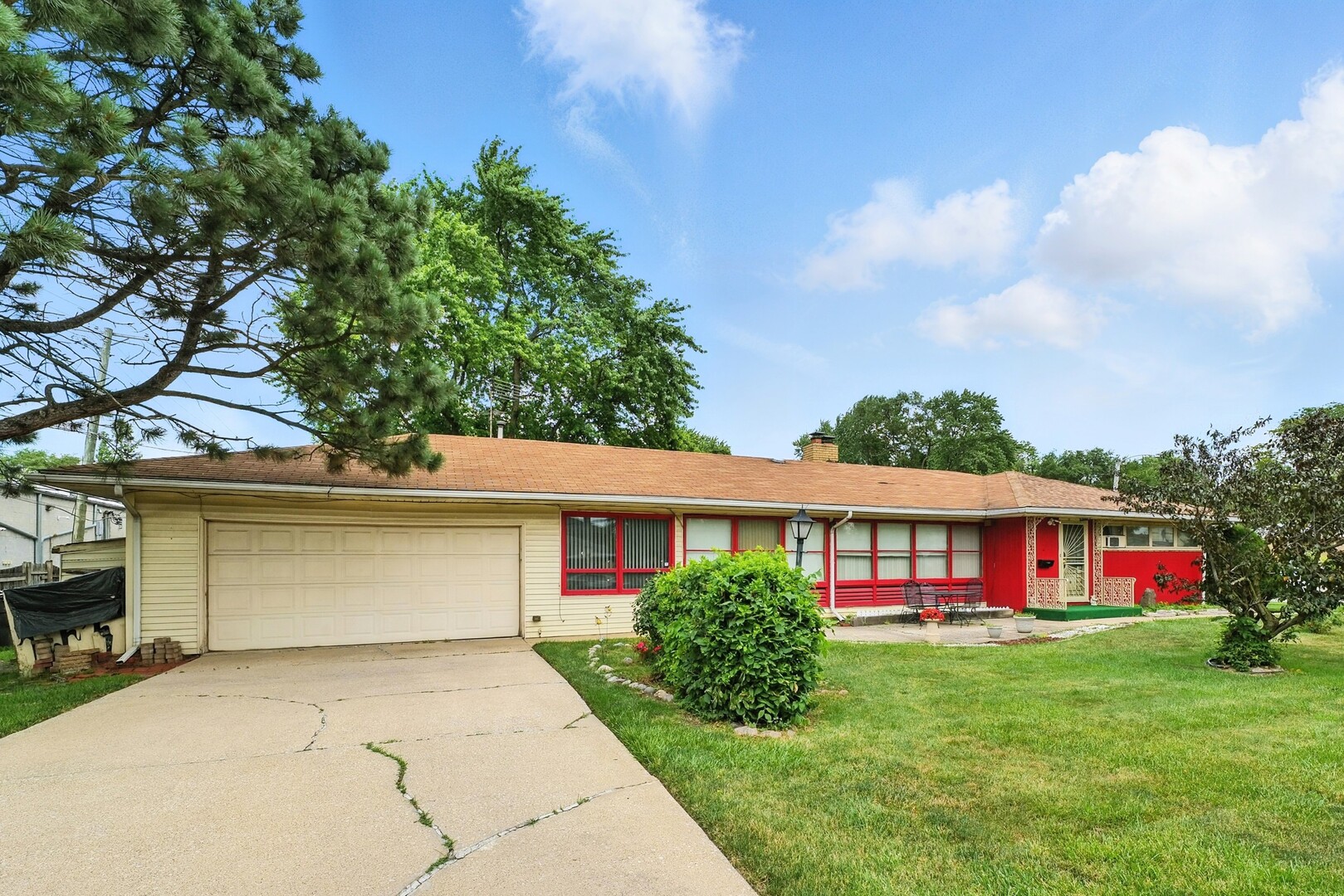 16632 Emerald Avenue, Harvey, IL 60426