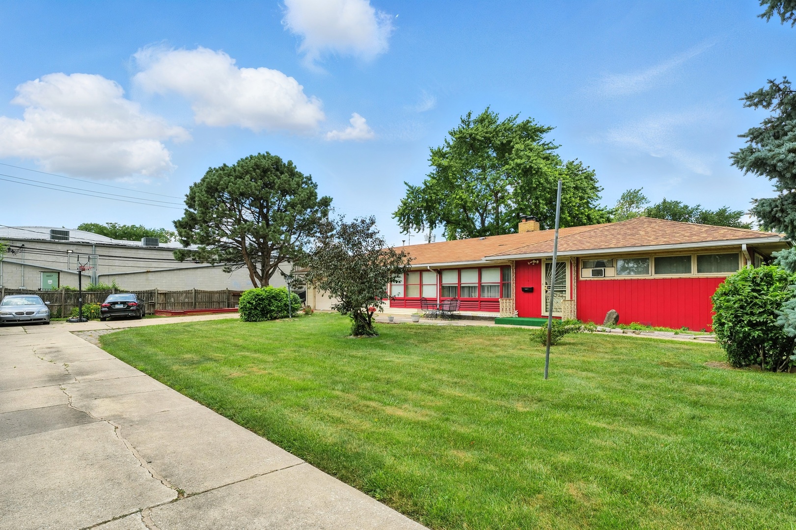 16632 Emerald Avenue, Harvey, IL 60426
