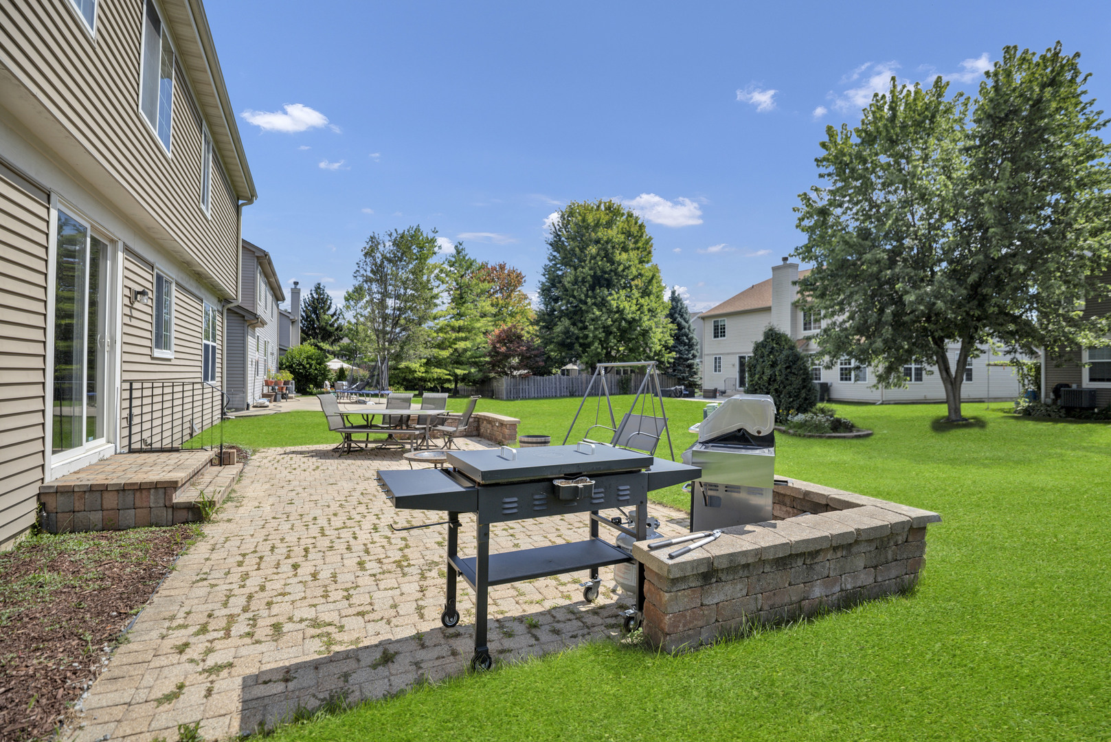 2652 Bainbridge Boulevard, West Chicago, IL 60185