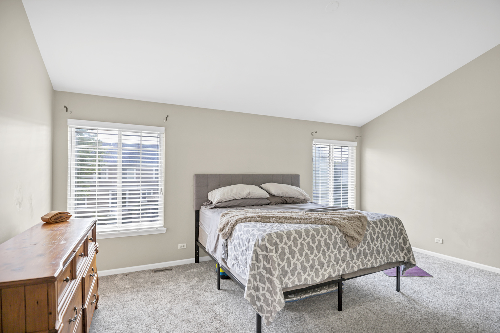 2652 Bainbridge Boulevard, West Chicago, IL 60185