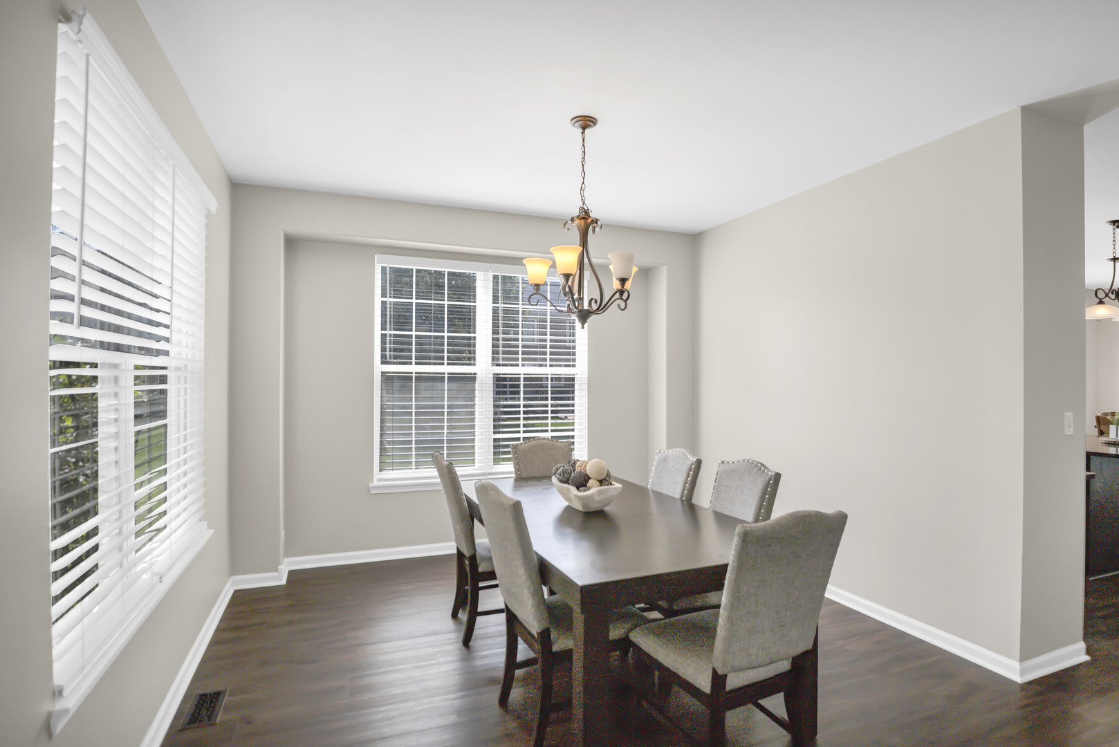 2652 Bainbridge Boulevard, West Chicago, IL 60185