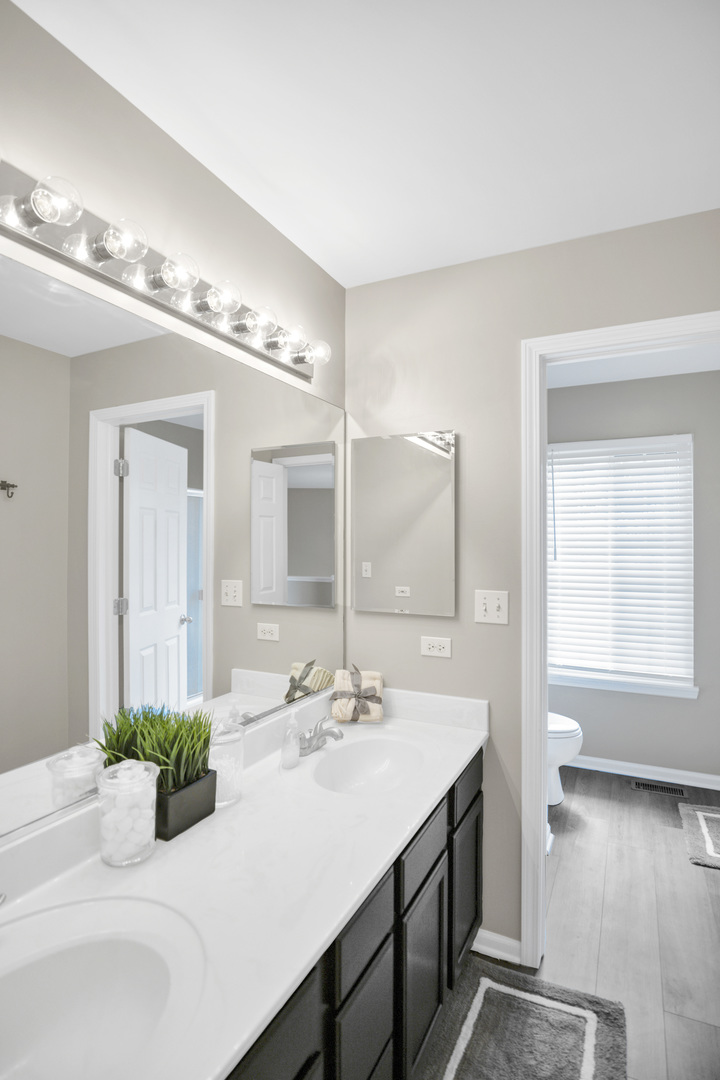 2652 Bainbridge Boulevard, West Chicago, IL 60185