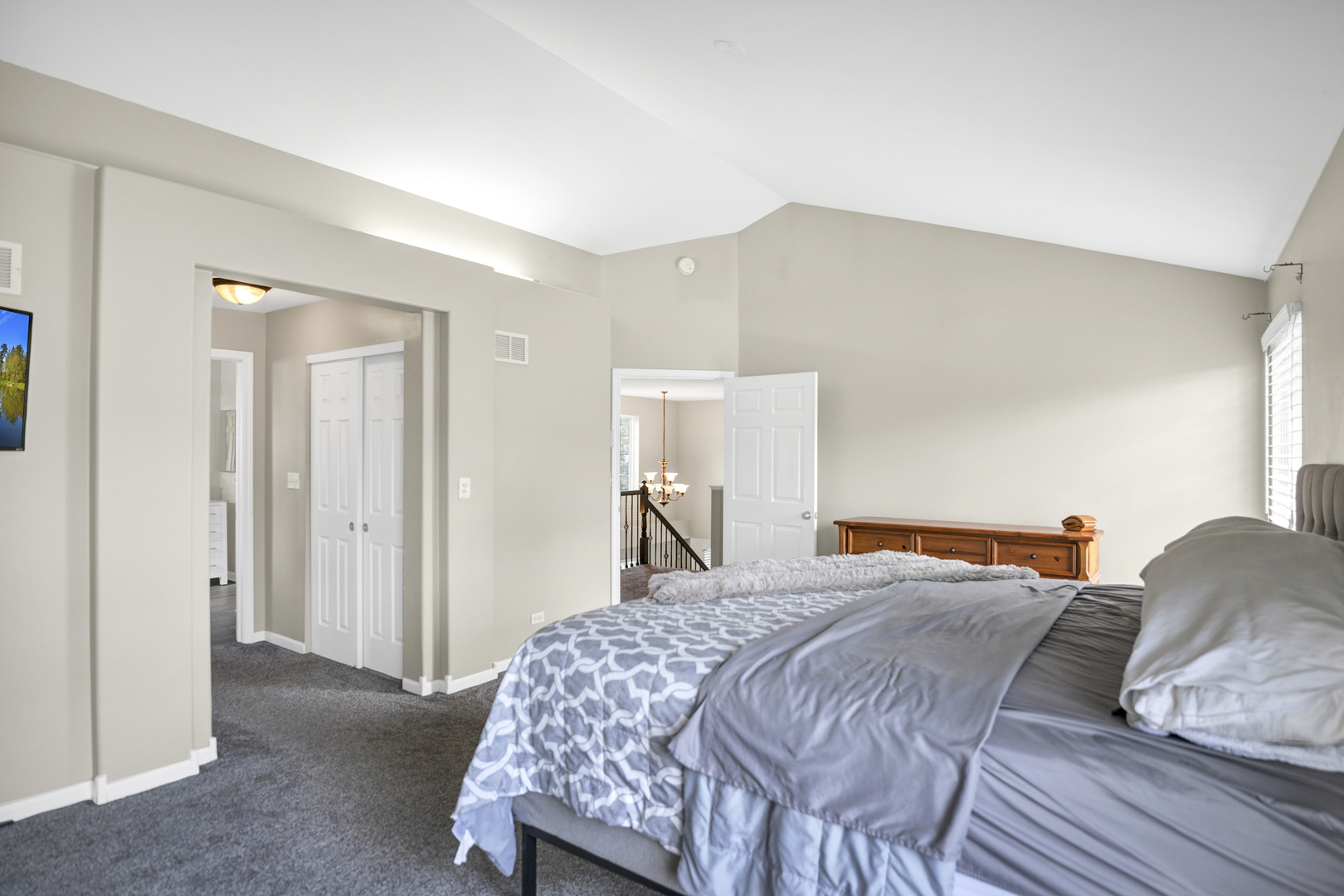 2652 Bainbridge Boulevard, West Chicago, IL 60185