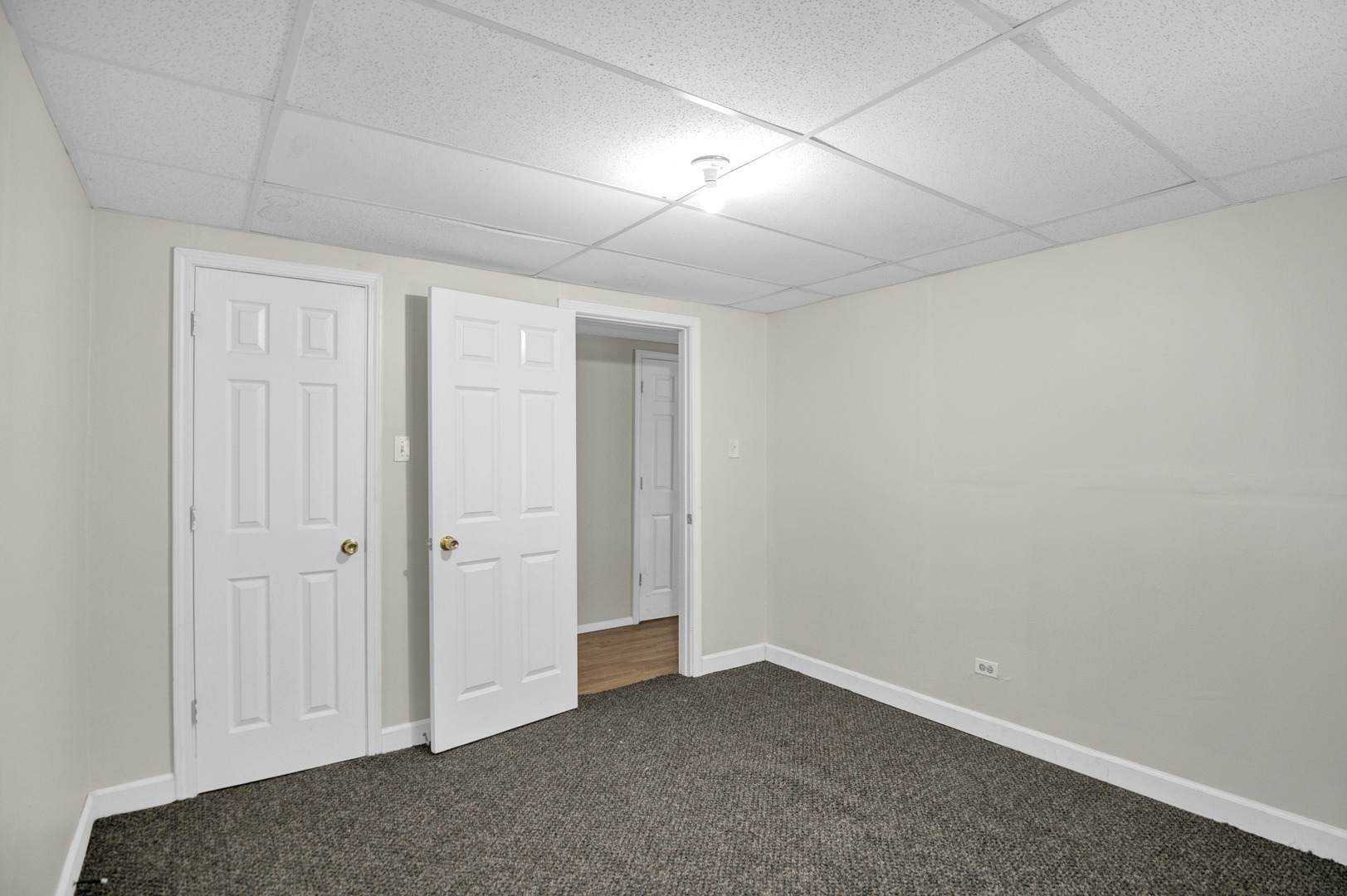 2652 Bainbridge Boulevard, West Chicago, IL 60185