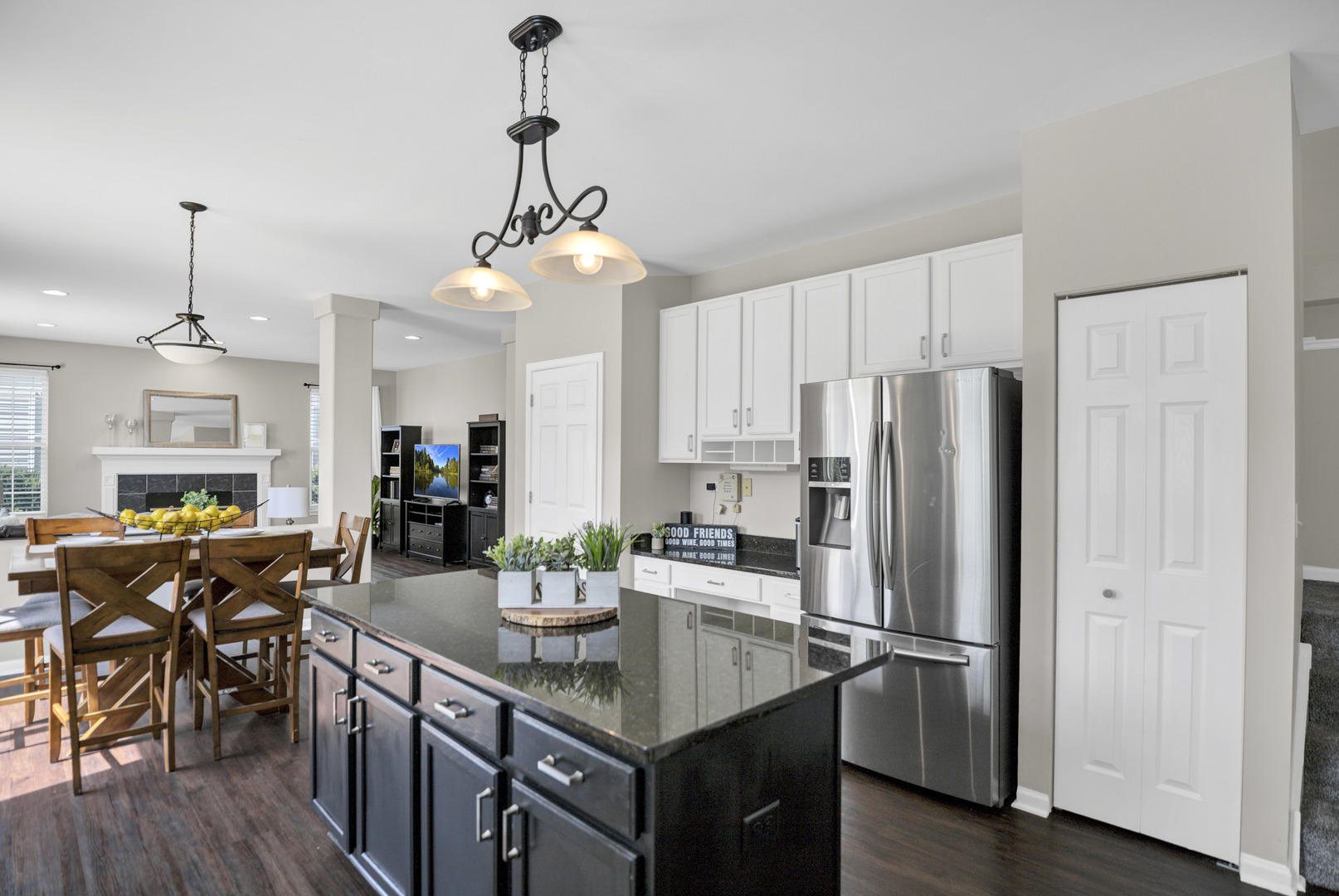 2652 Bainbridge Boulevard, West Chicago, IL 60185