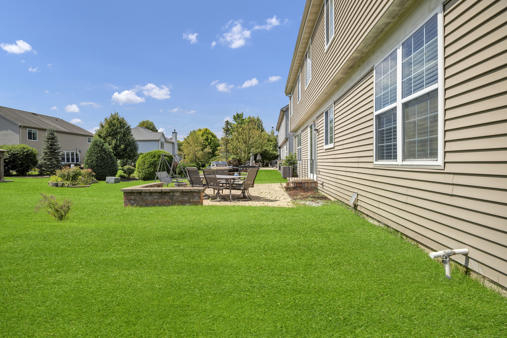 2652 Bainbridge Boulevard, West Chicago, IL 60185